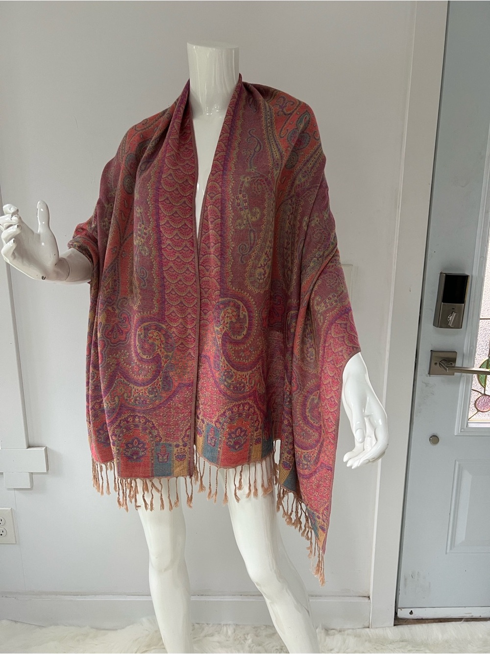 Women’s Pink Paisley Fringe Shawl scarf 100% pashmina 68”x 28”